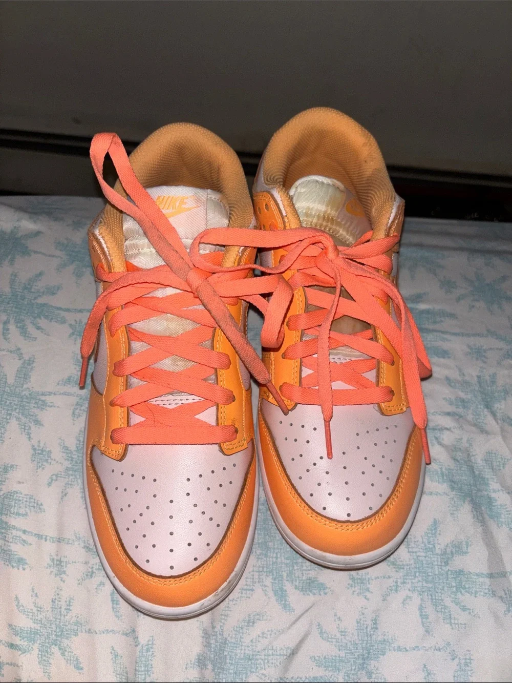 Nike men peach  and Light orange Low-Top Sneakers with orange  Laces